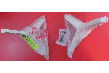 Basi e Staffe - Base Tv LG con Staffa MEZ64114730 (REV00) e Staffa MEZ64114729 (REV00) Completa di viti Smontata da Tv Nuovo