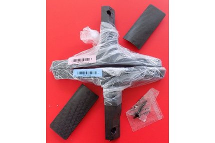  - BASE TV SAMSUNG COMPLETA DI VITI BN96-39050A E BN96-39051A NUOVA